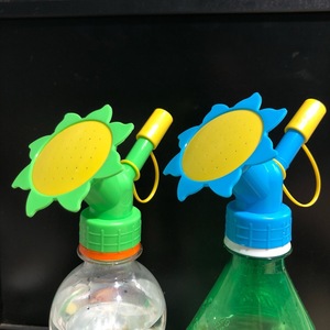 Dispositivo de riego manual, pulverizador de plástico de conexión rápida, herramienta de jardín para botellas de flores, verde y azul - Product Image 1