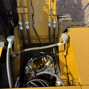 Excavadora Caterpillar 349GC de 49 Toneladas con Capacidad de Cucharón de 2.5 m³ para Expansión de Carreteras y Excavación de Túneles que Apoya Trabajos de Movimiento de Tierras - Product Image 3