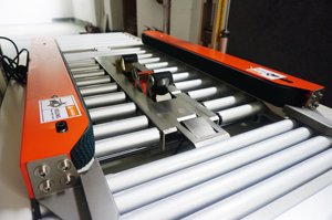 Trường hợp tự động hộp carton đóng gấp niêm phong máy và L loại băng niêm phong góc cạnh niêm phong máy - Product Image 4