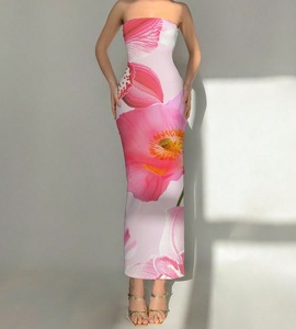 Nouvelles robes midi pour femmes, coupe classique, taille naturelle, épaules dénudées, sans bretelles, avec imprimé floral color-block - élégantes et tendance - Product Image 6