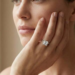 Anillo Clásico con Halo de Diamantes Corte Asscher, 1.5 Quilates, Plata de Ley 925, Regalo para Boda, Fiesta o Aniversario - Product Image 1