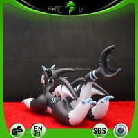Nouveau design de dragon gonflable noir à chevaucher avec queue de requin
