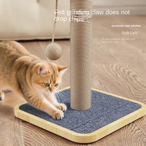 Griffoir pour chat en bois de pin massif avec espace de jeu à 360 degrés, pilier de griffonnage en forme de moulin à vent et conception anti-griffures - Product Image 1