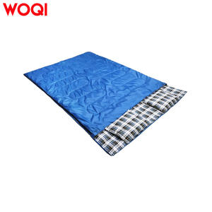 Saco de dormir rectangular Woqi de 3 estaciones, azul, de poliéster transpirable, estilo sobre, con almohadas, para camping, senderismo y viajes. - Product Image 3