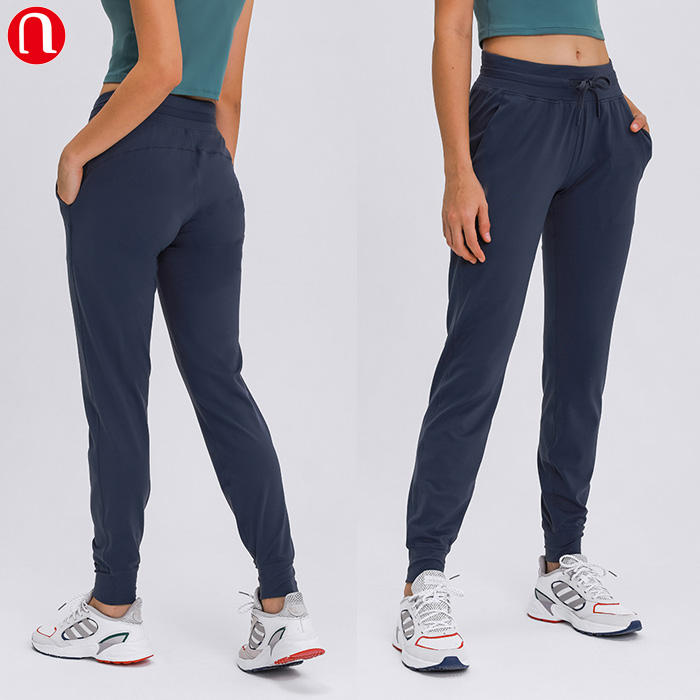 สีน้ำเงิน