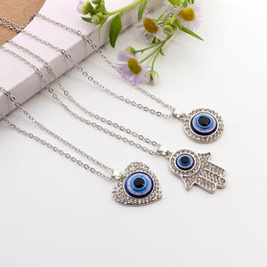 Collier avec pendentif rond en forme de cœur et de paume en argent avec yeux bleus maléfiques turcs, bijoux pour femmes, filles et hommes - Product Image 1