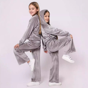 Conjunto de chándal de terciopelo para niñas al por mayor, 2 piezas, sudadera <span class=keywords><strong>con</strong></span> cremallera y pantalones de pierna ancha, ropa deportiva para niños de otoño/invierno, en stock - Product Image 1