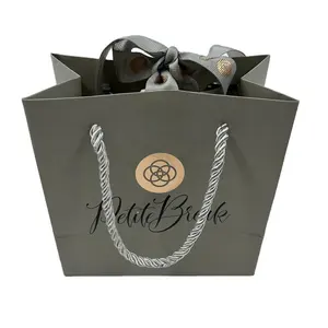 Customized UV Coated Luxury Matt Black Paper Shopping Packaging Jewelry Gift Bag