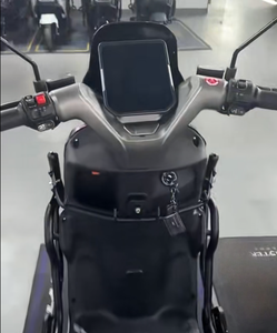 Moto <span class=keywords><strong>électrique</strong></span> à deux roues conçue en usine, apparence élégante, moteur puissant de 1500 W, scooter <span class=keywords><strong>électrique</strong></span> avec barre de protection - Product Image 3