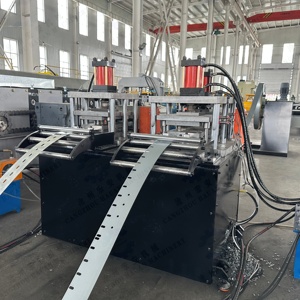 Machine de formage de poutrelles en acier HAUAN à double tête de poinçonnage, type CZ, haute productivité, contrôle PLC 380V - Product Image 3