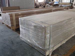 Rắn sồi đỏ tay vịn cho cầu thang ban công truyền thống trong nhà cao cấp lan can bằng gỗ tùy chỉnh OEM/ODM sàn nhà máy - Product Image 2