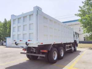 Camion benne Howo 8x4 blanc, modèle 2022, composants moteur, boîte de vitesses, pompe Hyva, capacité 35 tonnes, charge maximale 40-44 tonnes, hauteur de levage 2m - Product Image 3