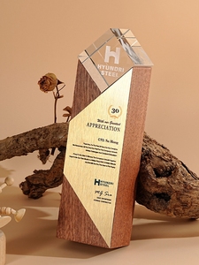 Trofeo Personalizado de Cristal y Madera Maciza - Premios para Reconocimiento al Personal Destacado en la Reunión Anual y Conmemoración Corporativa - Product Image 1