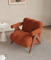 Fauteuil d'appoint en tissu bouclé pour salon moderne, design de projet hôtelier, fauteuil lounge en velours et bois massif