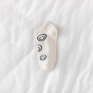 Venta al por mayor de mujeres lindo Funky calcetines tobilleros chica estilo cara sonriente personalizado Sarga de punto antideslizante elástico OEM Casual calcetines transpirables - Product Image 2