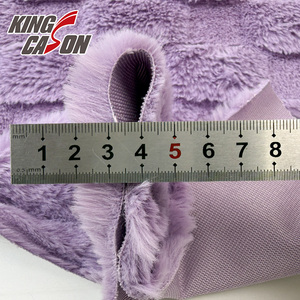 KINGCASON Fabrication directe 100% polyester 235cm 320gsm Couleur unie violette Nouveau motif carré 3D Fourrure de <span class=keywords><strong>lapin</strong></span> pour literie égyptienne - Product Image 4