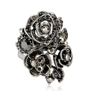 Anello Vintage con Fiore di Rosa in Rilievo, Elegante Gioiello per Anniversario, per Uso Quotidiano Femminile - Product Image 1