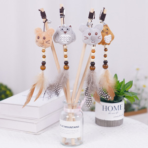 ของเล่นแมว ตุ๊กตาขนนุ่มพร้อมไม้เสียบ มีกระดิ่งและพู่ขนนก สำหรับความบันเทิงและเล่นสนุกด้วยตัวเอง ผลิตจากเจ้อเจียง น้ำหนัก 30 กรัม สำหรับทุกเพศ - Product Image 2