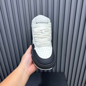 Zapatos Deportivos de Lujo Personalizados 2026 con Suelas Gruesas para un Uso Diario Cómodo al Aire Libre y Función de Aumento de Altura Transpirable - Product Image 3