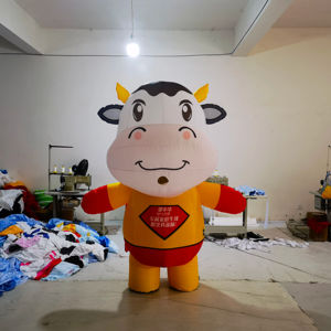 Mochila de preescolar inflable de <span class=keywords><strong>muñeca</strong></span> de vaca inflable de personaje pequeño de altura personalizada - Product Image 2