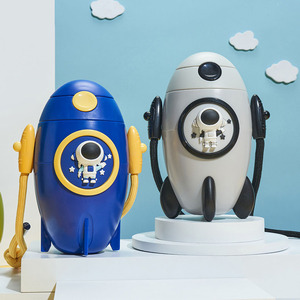 Seaygift regalo creativo Tritan lindo cohete niños astronauta taza de bebida de paja 500ml botella de agua de plástico deportiva portátil - Product Image 2