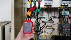UNI-T UT262E <b>Clamp</b>-type Non-contact Phase Detector with LED & Buzzer Indication - Product Image 4