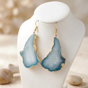 Pendientes colgantes de microagates drusas con forma de corazón para mujer, de aleación de latón, estilo vintage, para boda, con diseño original de geoda de azúcar y cielo. - Product Image 1