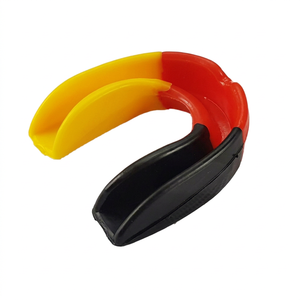 Protège-dents en caoutchouc de qualité pour les sports de MMA et de grappling, avec logo personnalisé imprimé, en vente - Product Image 1