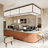 Comptoir de bar ondulé en bois brun chaud, vitrine transparente, éclairage LED, style moderne minimaliste, boutique de luxe, café