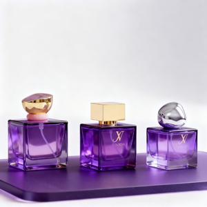 Flacon de <span class=keywords><strong>parfum</strong></span> carré de luxe pour femmes en gros, 30 ml, 50 ml, 100 ml, flacon de <span class=keywords><strong>parfum</strong></span> en verre vide peint en or avec emballage en boîte - Product Image 2