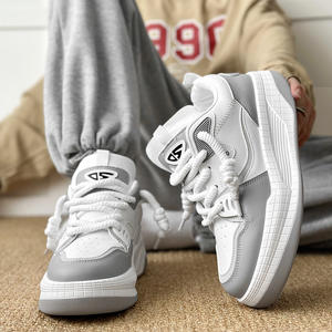 Zapatillas de Skateboard para Hombre, Estilo Retro, Diseño Moderno y Exclusivo, Parte Superior Gruesa, Parte Superior con Diseño de Paneles Coloridos, Cómodas - Product Image 3