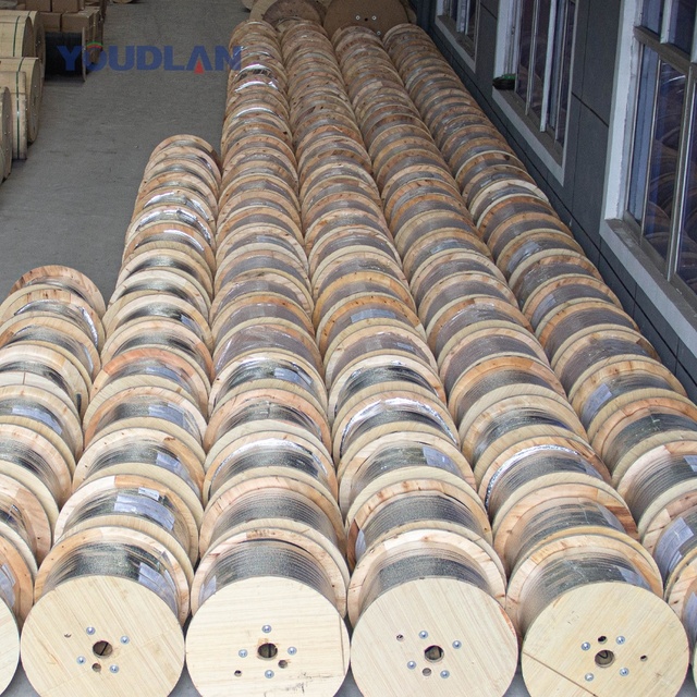 M 1 2 4 6 Cores FTTH Fiber Cable FTTH Fiber Optic Drop Cable Steel Messenger Outdoor Optical Fiber Cable