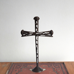 Estatuilla de estatua de Cruz de uñas de Metal religioso grabado en <span class=keywords><strong>bronce</strong></span> de hierro fundido Material de hierro <span class=keywords><strong>oxidado</strong></span> decoración del hogar espacios religiosos - Product Image 1