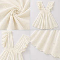 Robe minimaliste romantique pour femme, col en V profond, manches pétales, taille empire, silhouette mini épurée, tenue d'été raffinée