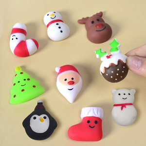Jouets à presser de Noël de haute qualité, Père Noël Kawaii, mini jouets souples en TPR, cadeaux de fête, jouets anti-stress pour enfants - Product Image 1