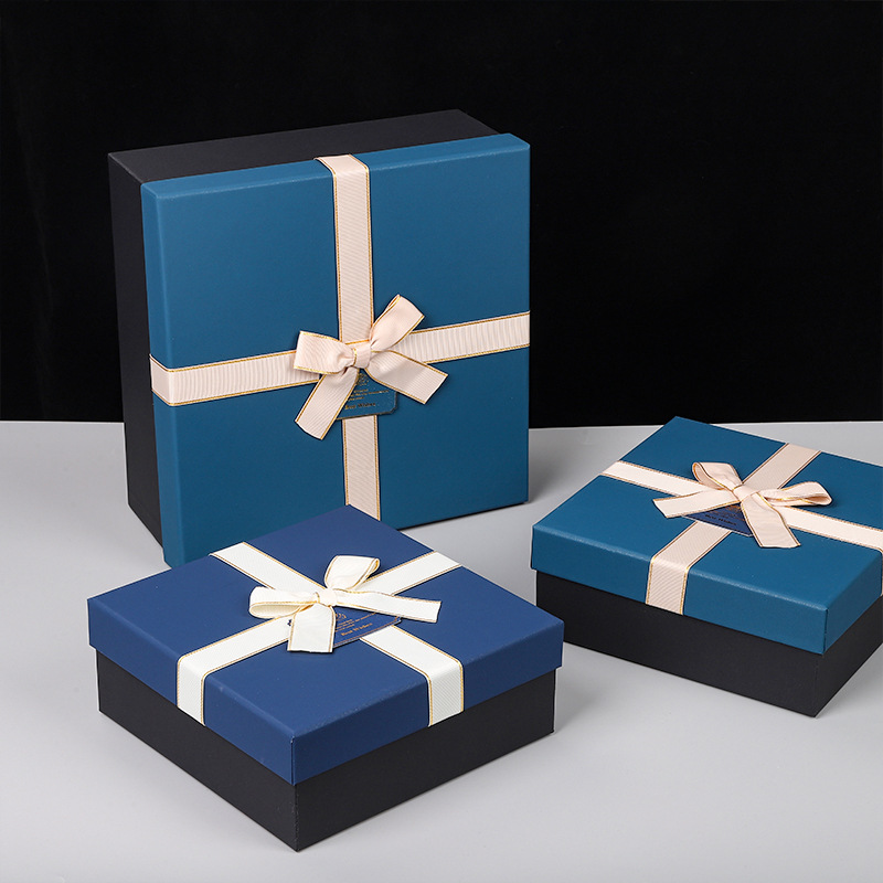 boîte d'emballage cadeau