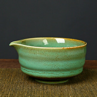 Bol à matcha en céramique de porcelaine artisanal avec logo personnalisé, en stock, pour salade de fruits et accessoires à thé matcha avec bec verseur