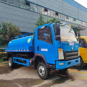 Camion-citerne d'aspiration des eaux usées Howo 4X4 6000L, camion-citerne d'aspiration des fosses septiques à vendre - Product Image 2