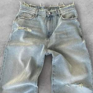 <span class=keywords><strong>Jeans</strong></span> da Uomo Personalizzati Ricamati Vintage Effetto Consumato Lavati Strappati Baggy <span class=keywords><strong>Y2K</strong></span> Larghi a Gamba Larga Stile Streetwear in Denim - Product Image 4