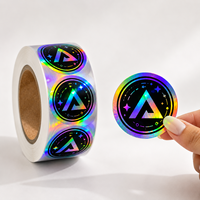Autocollants en vinyle holographique personnalisés pour anime, étiquettes de logo de dessin animé imperméables avec impression holographique, directement de l'usine à bas prix