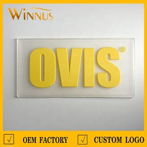 맞춤형 가방 의류 의류 바느질 3d 양각 로고 이름 투명 부드러운 PVC 라벨 의류 고무 배지 패치 - Product Image 3