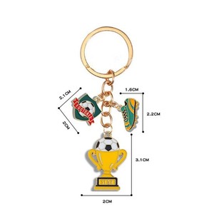 Porte-clés personnalisé pour les fans de football, pendentif en alliage de zinc pour souvenirs de matchs de football - Product Image 5
