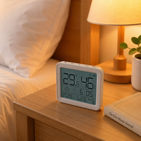 Jam Alarm Digital Meja Isi Ulang Bentuk Kotak dengan Termometer-Higrometer, Tampilan Kalender, dan Lampu Latar Elektronik untuk Rumah dan Kantor