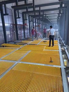 Grille moulée en FRP de haute qualité, plateforme légère en fibre de verre, passerelle avec services de découpe et de moulage haute résistance disponibles - Product Image 3