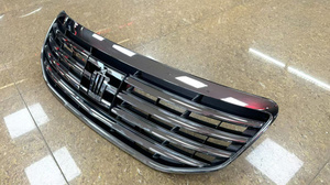 Veidt para Toyota Crown de <span class=keywords><strong>Tercera</strong></span> Generación (2010-2012) Rejilla Delantera VIP con Logotipo de Cristal, Acabado Superior, Especificaciones Japonesas 204, Acabado Superior - Product Image 5