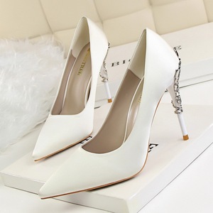 Escarpins en satin à bout pointu pour femme, talon aiguille sculpté en métal, chaussures de soirée pour mariage et cérémonie - Product Image 3