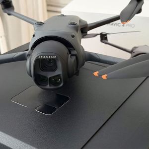 ของแท้สำหรับ DJI Mavic 4 Pro Fly More Combo Mavic4 โดรน 6K พร้อมกล้อง 4k และ GPS ระยะเวลาบินสูงสุด 51 นาที 100MP 4/3 CMOS - Product Image 1
