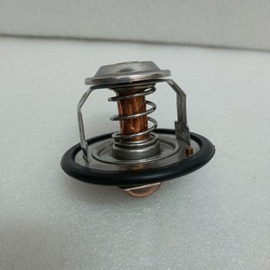 Termostato de Motor Hyundai Mitsubishi de 82 Grados para Excavadora 215-7-9 6D14 6D16 OE 22510-72410 - Product Image 2