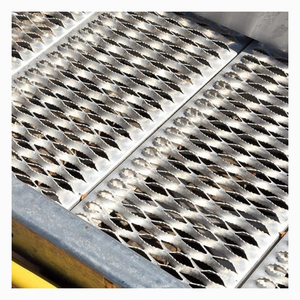 Профессиональная Заводская зубчатая решетка из крокодиловой стали, противоскользящая пластина, используемая в решетке протектора лестницы - Product Image 4