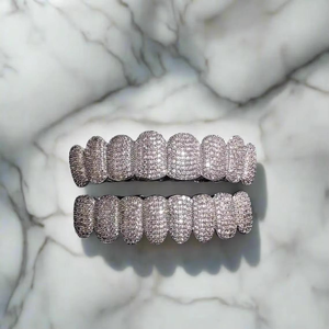 Grilles dentaires en diamant de laboratoire pour hommes et femmes, bijoux de sourire à fort impact, offrant un style accrocheur pour les fêtes, les événements, un port créatif - Product Image 3